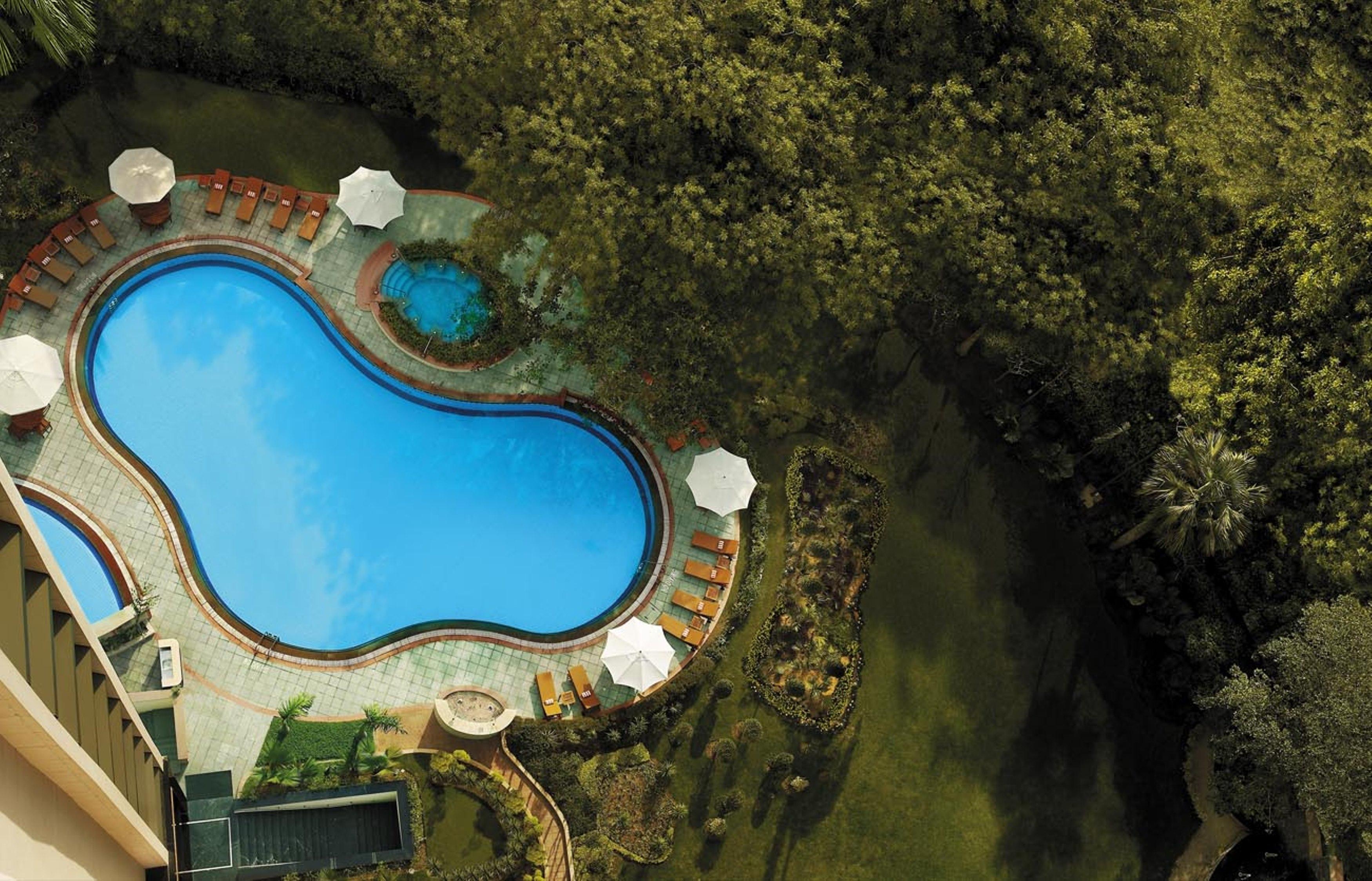 Shangri-La Eros New Delhi Hotel Ngoại thất bức ảnh Aerial view of the pool